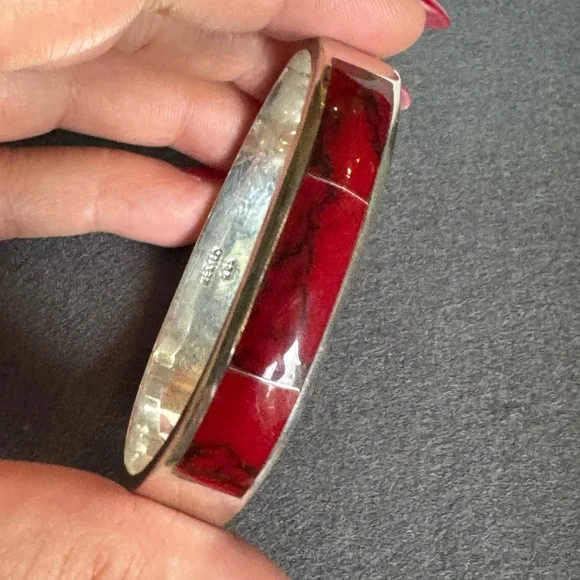 Vintage coral inlay Sterling silver hinged bracelet made in Mexico